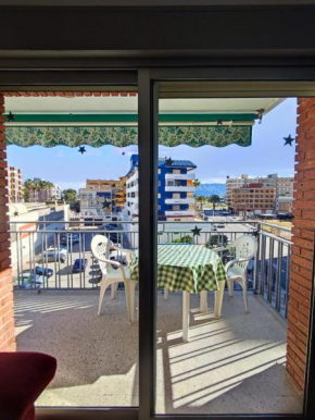 Apartamento sencillo Cerca del mar .
